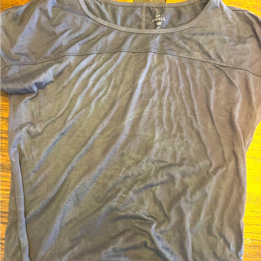 Freely Women's Charcoal Short Sleeve workout tee